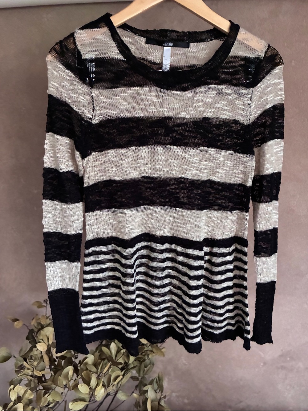 Black & Cream Sheer Striped Long-Sleeve Top With Ruffled Flare Silhouette